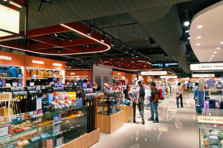 DEQLO @ Emart Batu Kawa 24 Hours