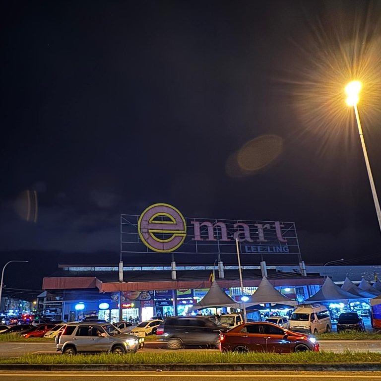 Earth Hour With Emart 2025